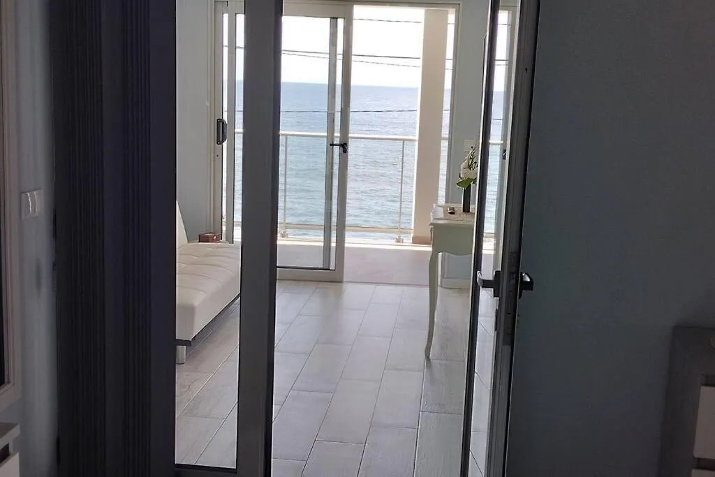 Apt. 'A Tanheira' In The Cliff Coast Accomodation Paul do Mar  0*, Paul do Mar (Madeira) Portugal